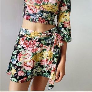 Zara floral print skirt